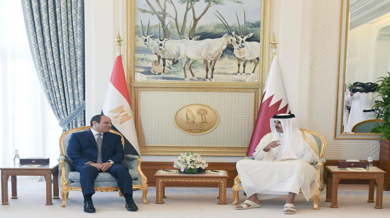 الرئيس السيسي يلتقي أمير قطر في الديوان الأميري بالدوحة